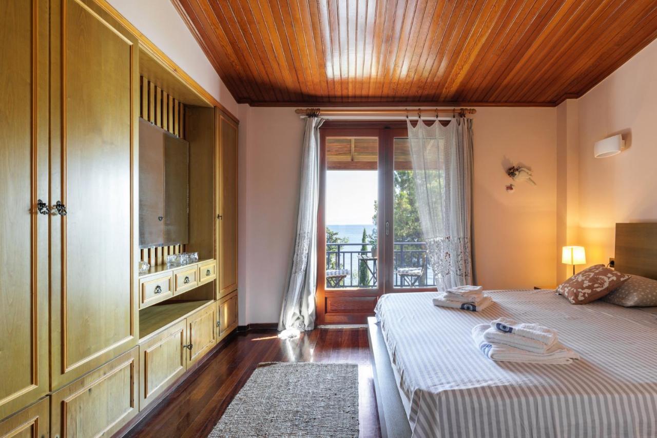 Luna Villa Private Beach Nea Iraklia Ngoại thất bức ảnh