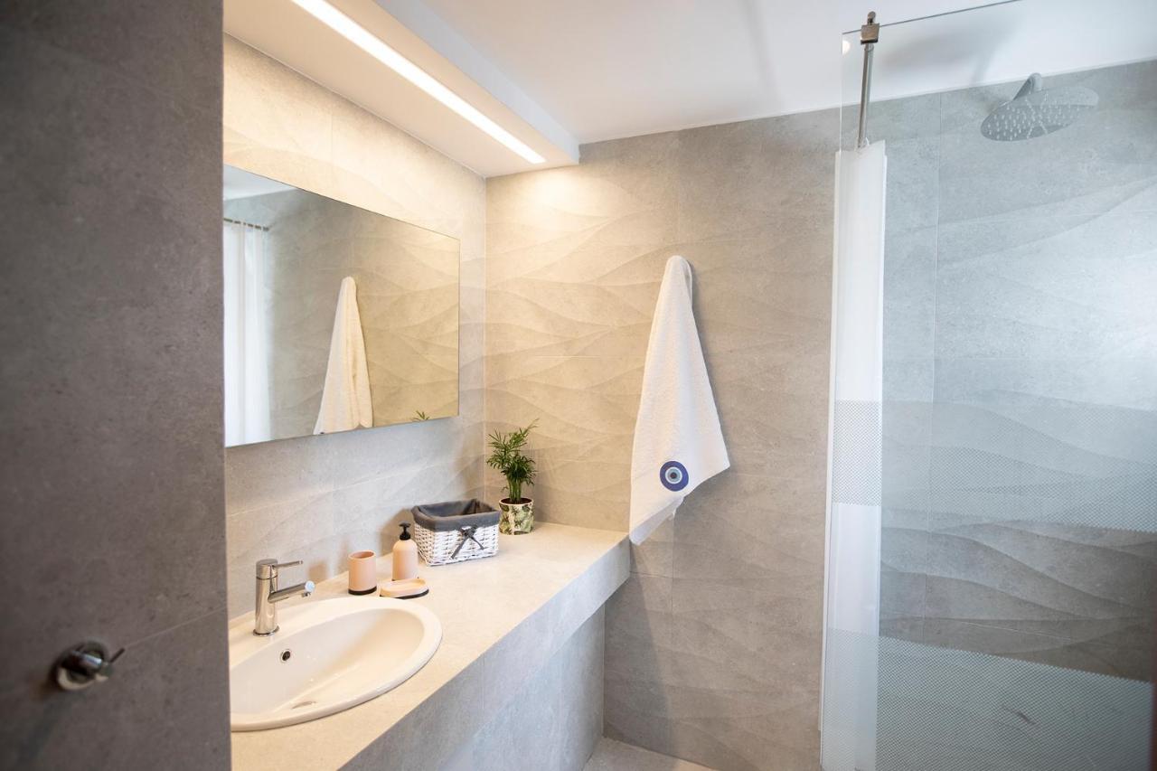 Luna Villa Private Beach Nea Iraklia Ngoại thất bức ảnh