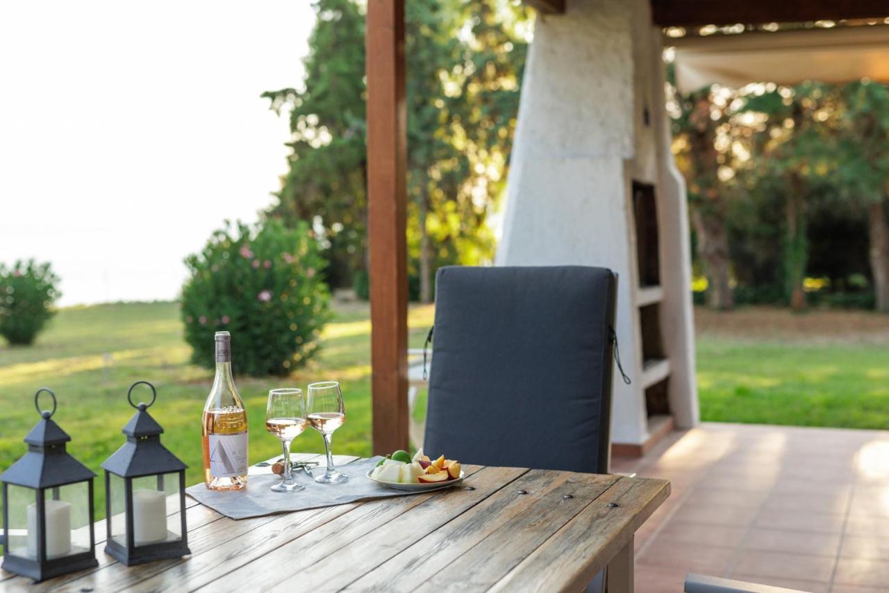 Luna Villa Private Beach Nea Iraklia Ngoại thất bức ảnh