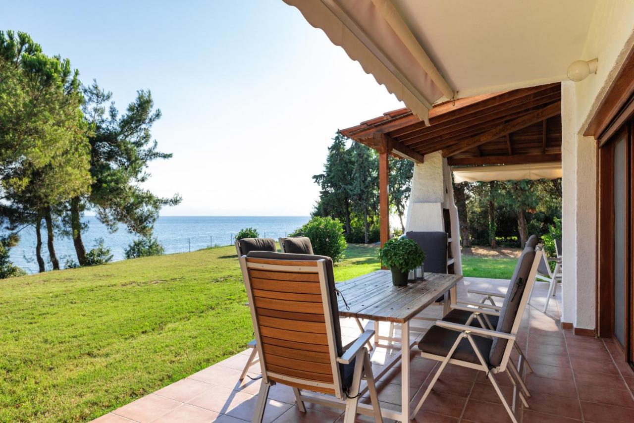 Luna Villa Private Beach Nea Iraklia Ngoại thất bức ảnh